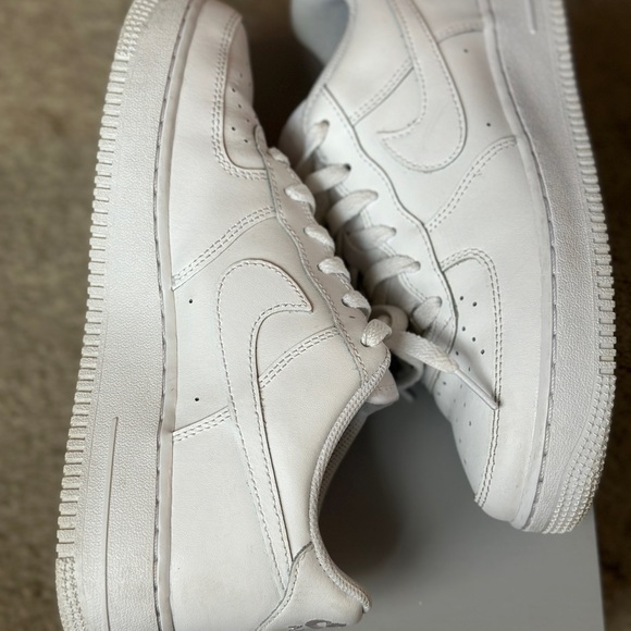 Authentic grade school white Air Force 1s. - Picture 3 of 4
